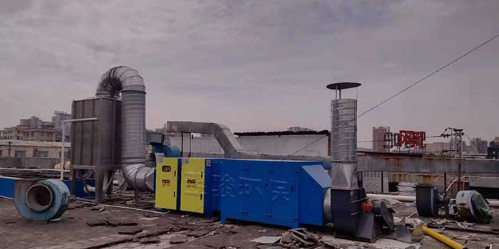 噴涂廢氣(高效脫漆塔+UV光解廢氣處理設(shè)備+活性炭吸附器)處理工程案例